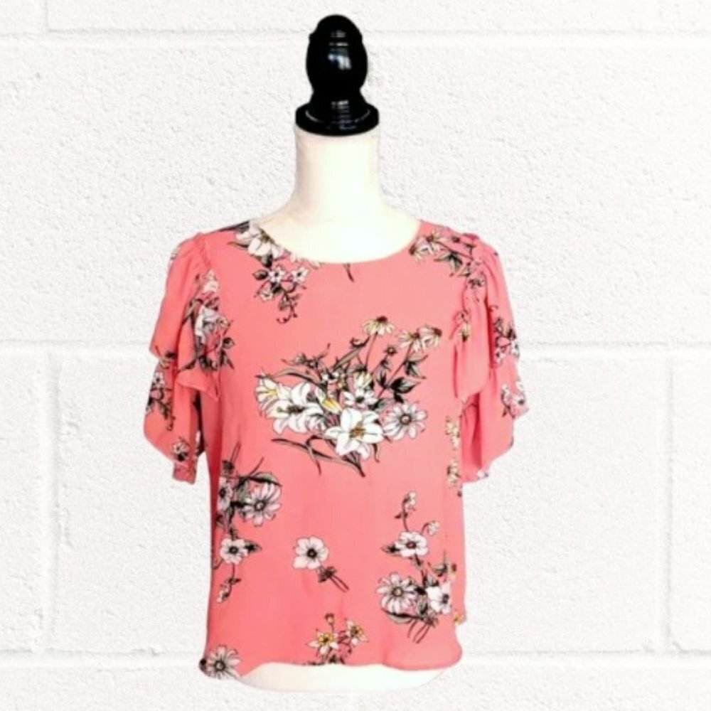Lily White Blouse Coral and White with‎ Short Ruffled Sleeves in a Size S…